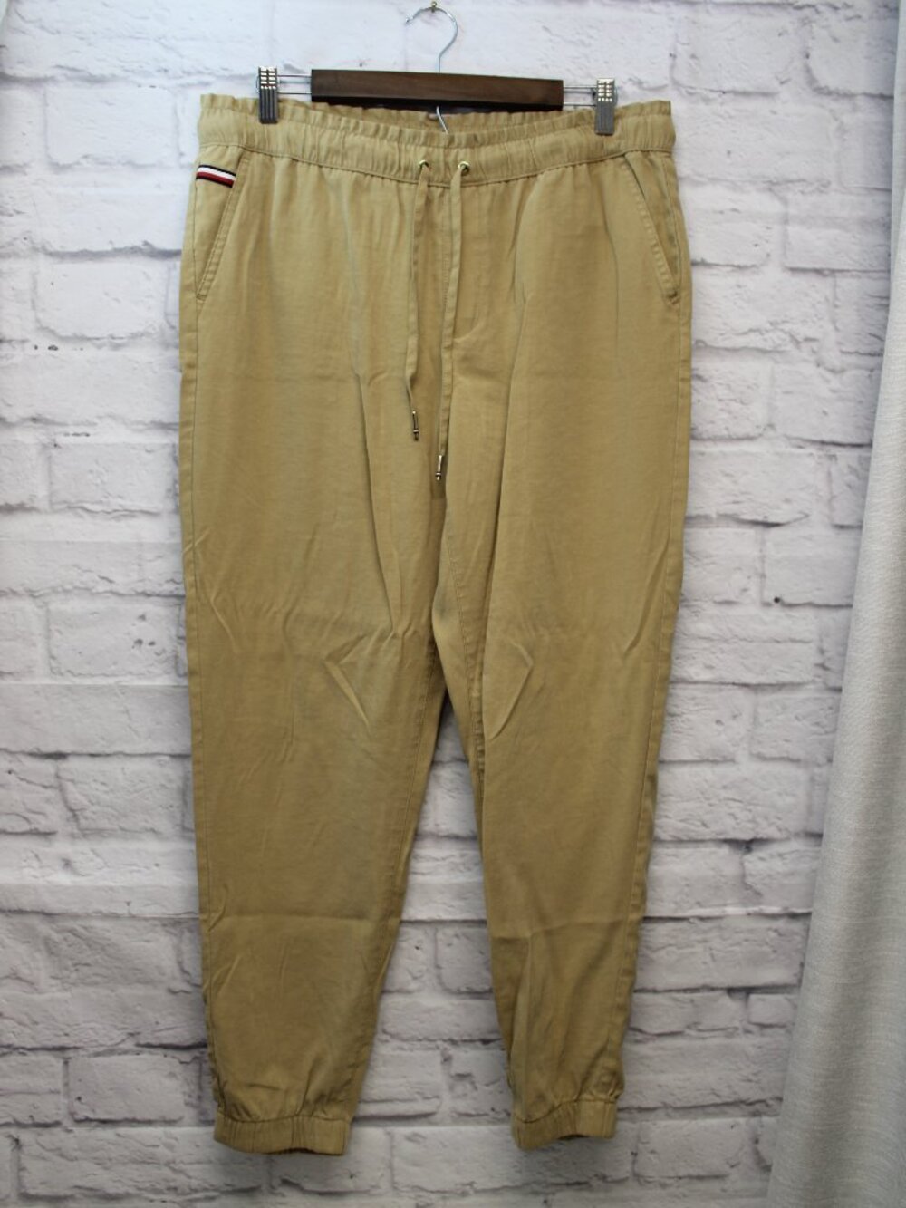 Tommy Hilfiger Medium Khaki Tan Tapered Pullon Elastic Waist Casual Pants